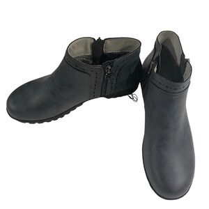 JSport Jenna Ankle Boots Women 9M Double Side Zip Blue Black Memory Foam